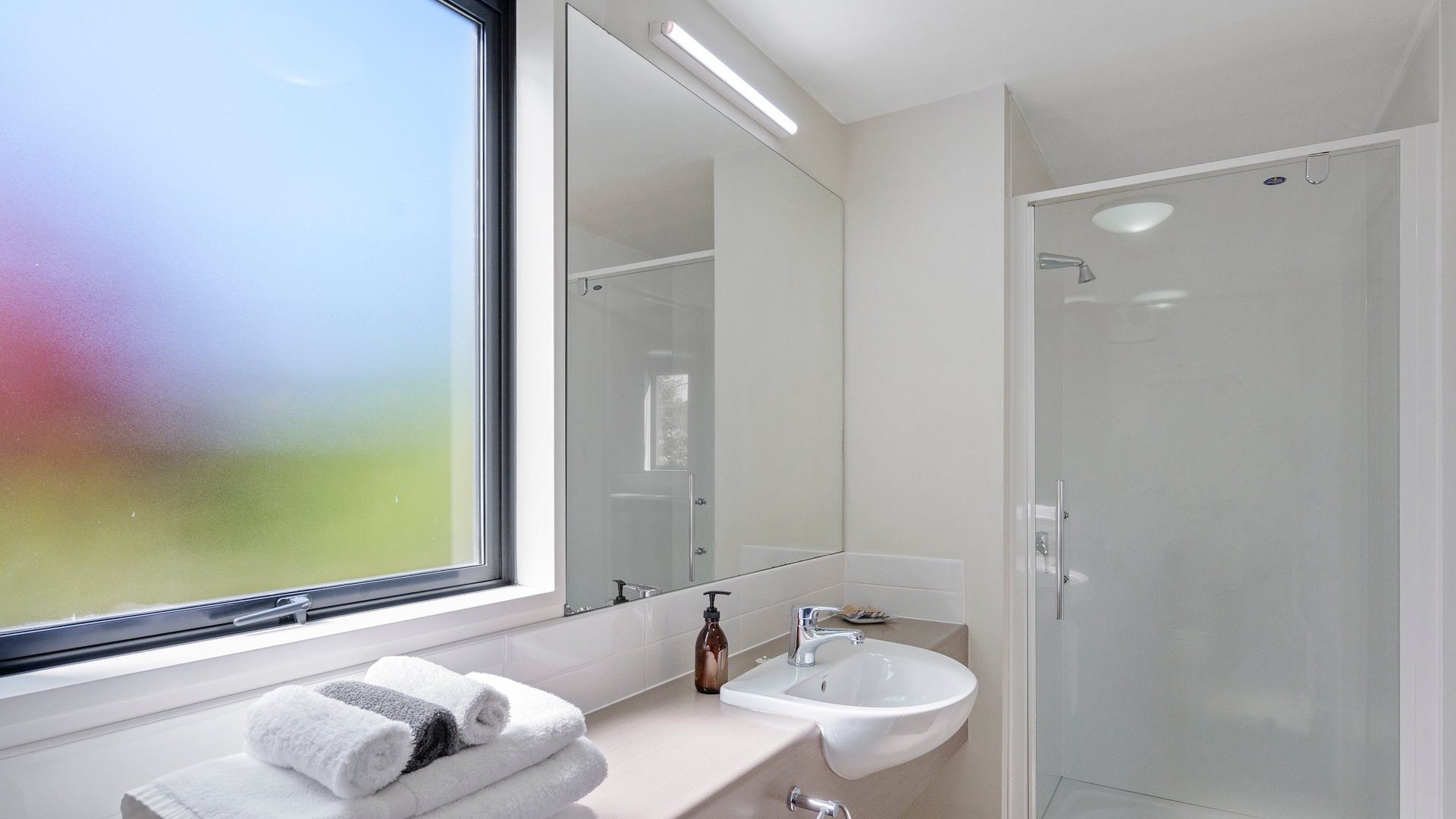 Studio bathroom Ashburton accommodation