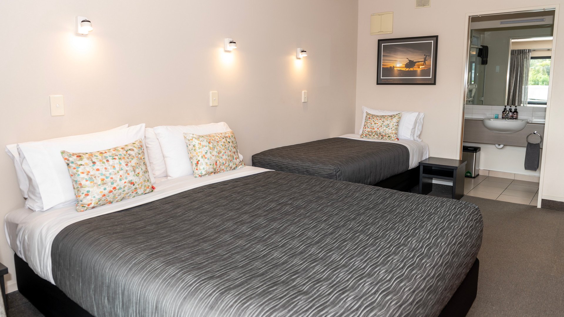 triple room motel fox glacier