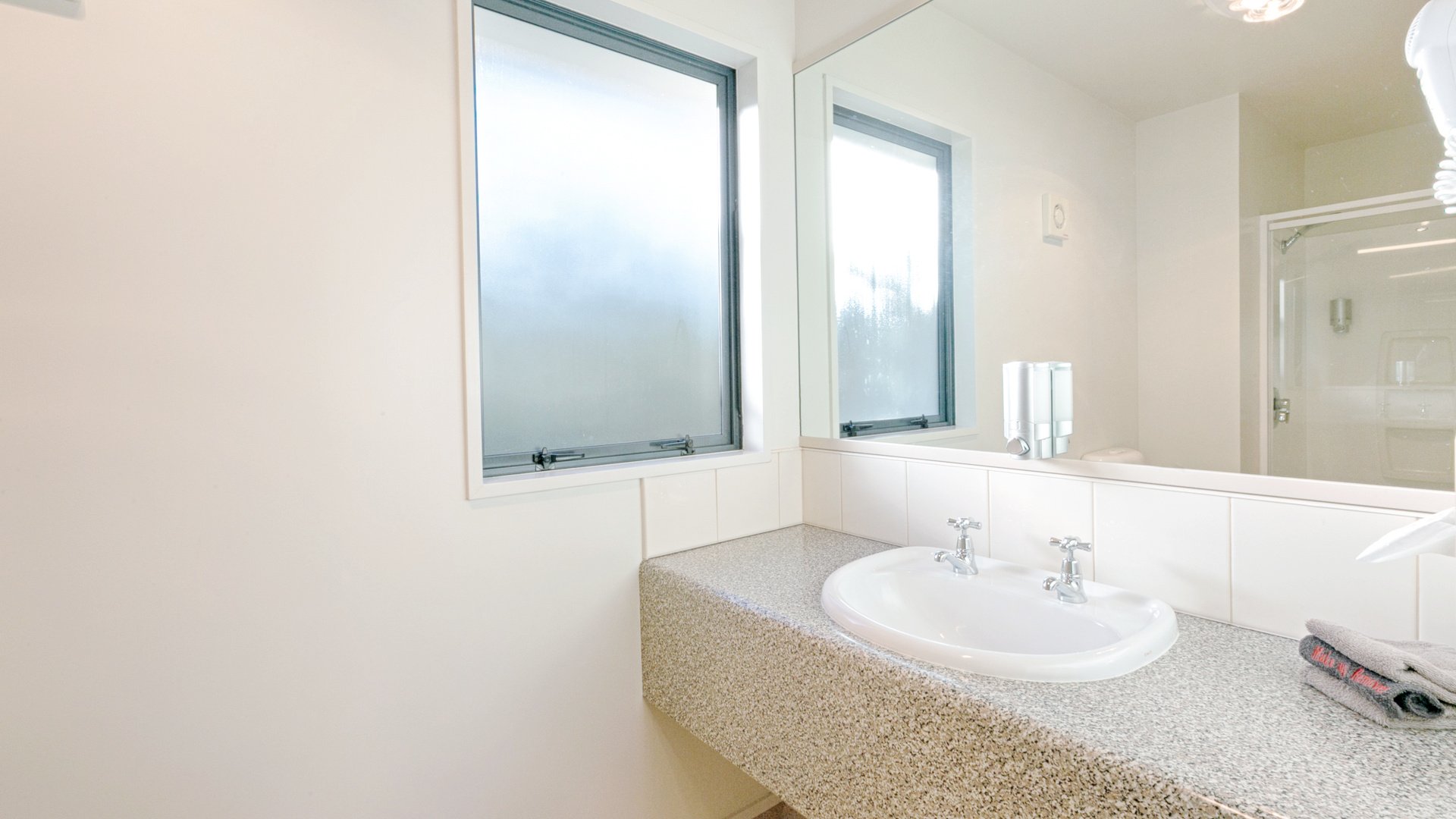 Studio Bathroom Franz