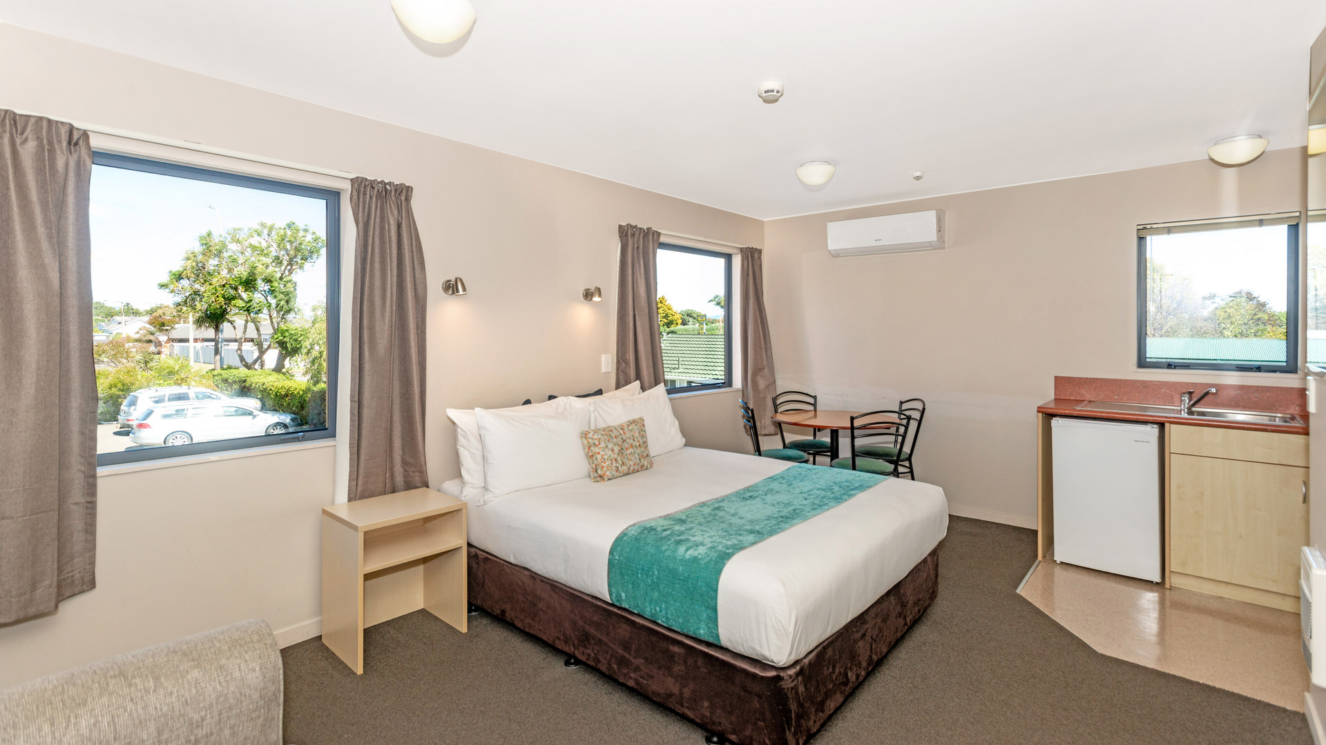 large hotel room Gisborne