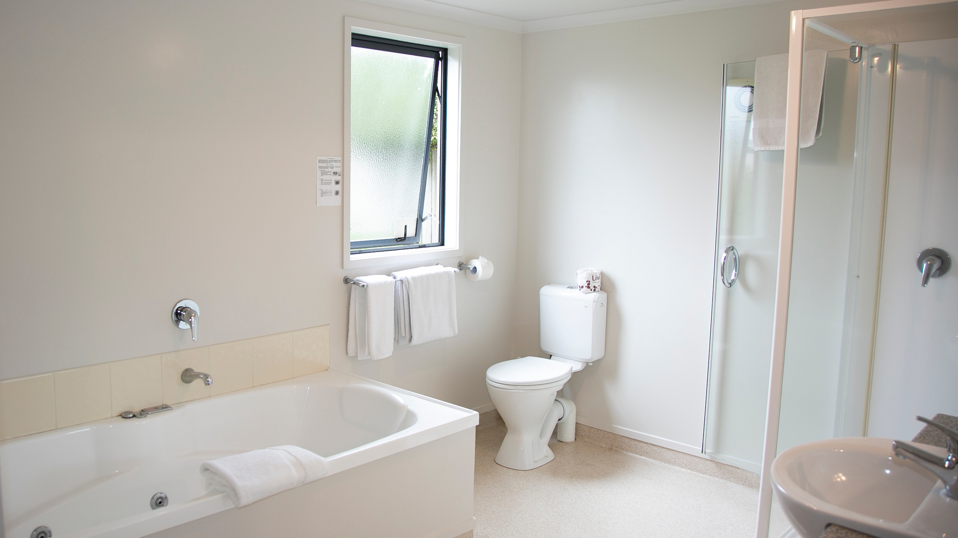 Bathroom Hamilton Bella Vista