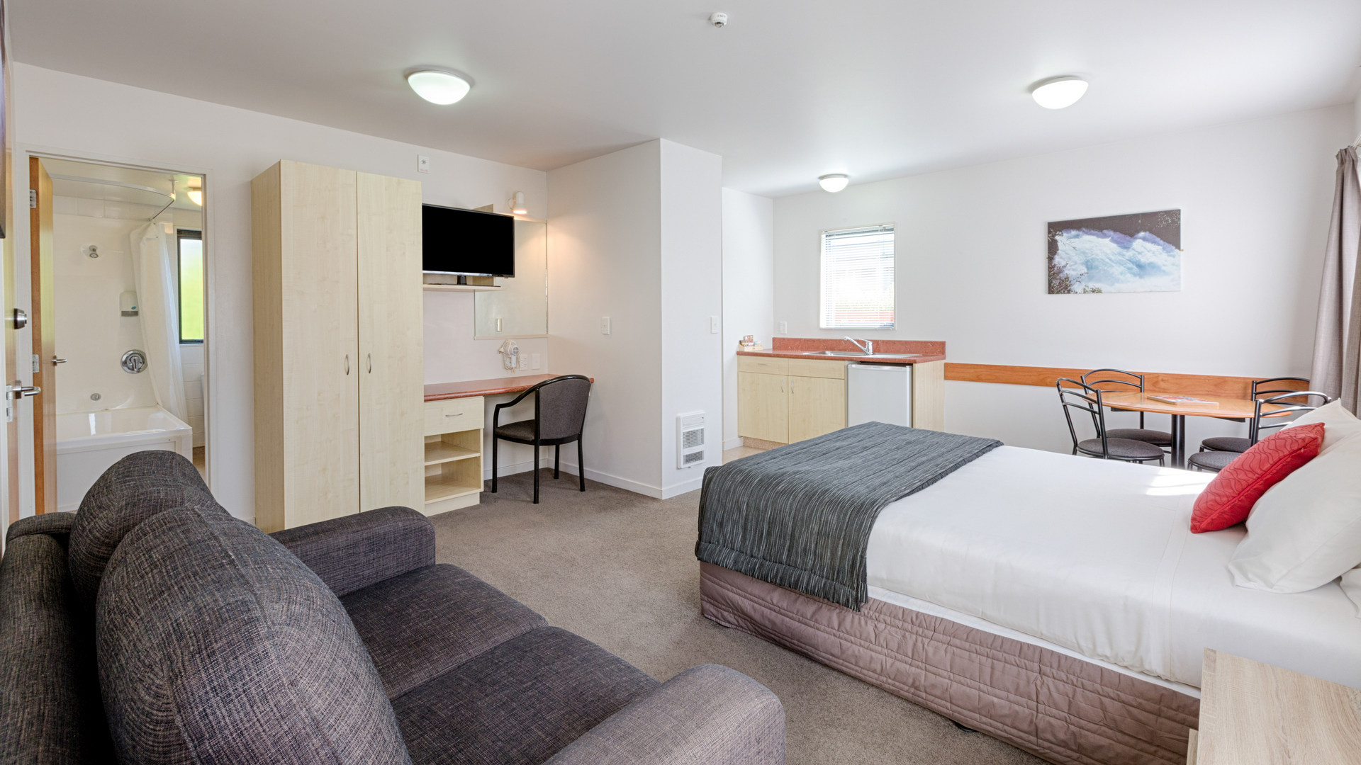 large motel room taupo