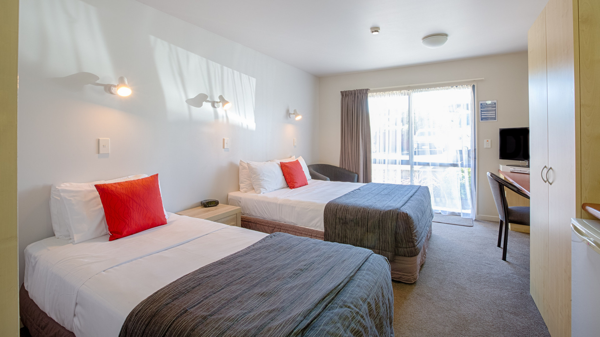 three person bedroom motel accommodation taupo