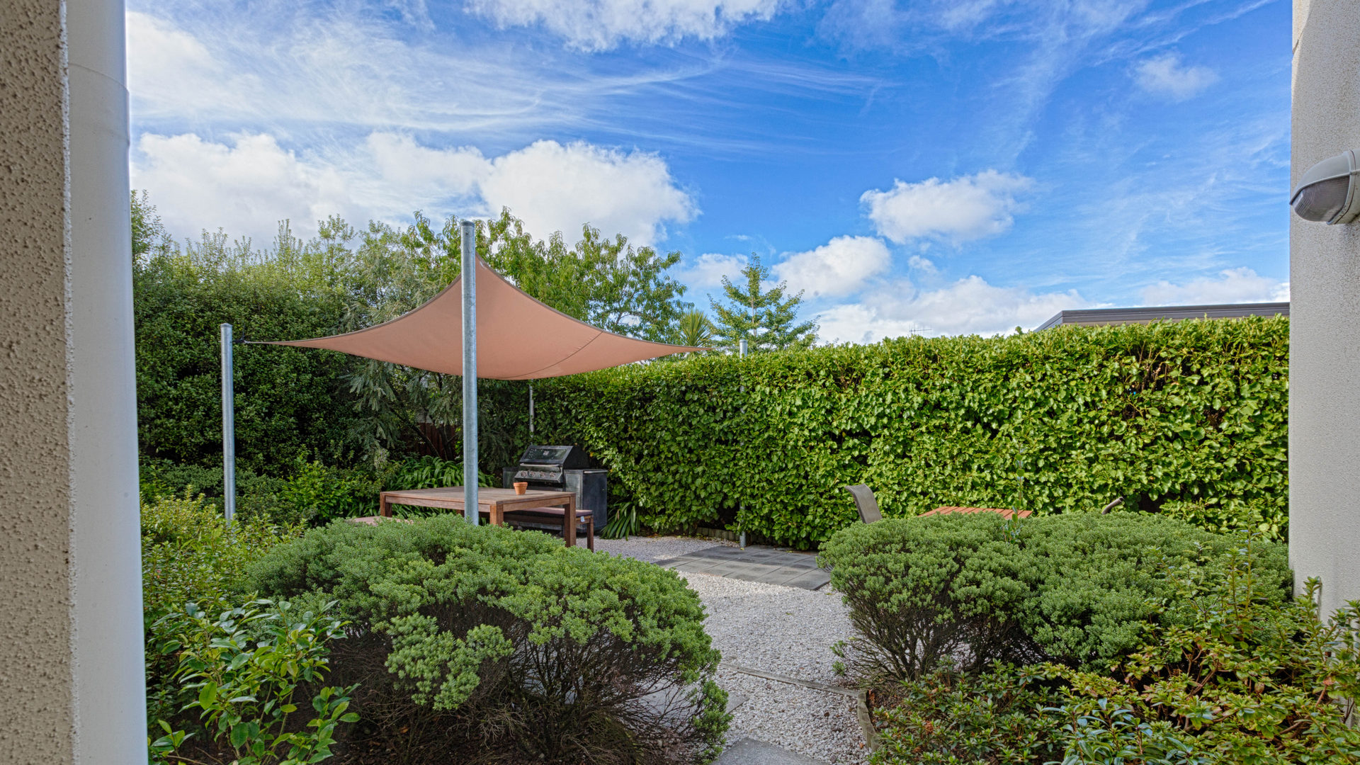 taupo motel accommodation garden