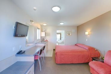 Superior Studio - King bed