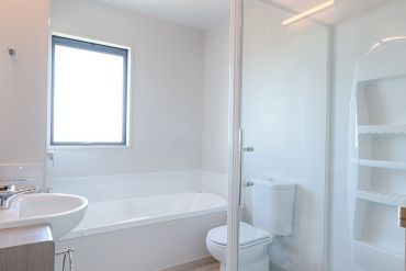 One Bedroom Apartment bathroom