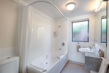 1 Bedroom Unit - bathroom