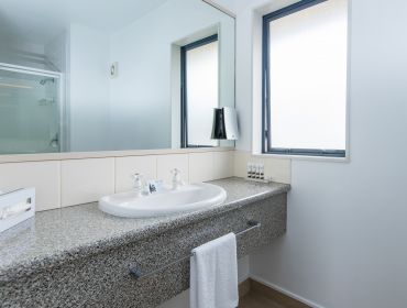 Studio Bathroom, Bella Vista Nelson