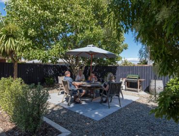 Pet Friendly, Bella Vista Nelson
