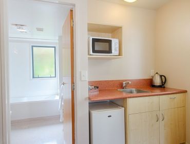 King Spa Kitchenette