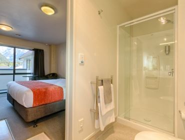 Studio bathroom